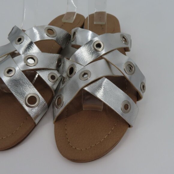 Tahari Drive Womens 10 Faux Leather Metallic Silver Grommet Strappy Sandal Flats - Picture 4 of 12